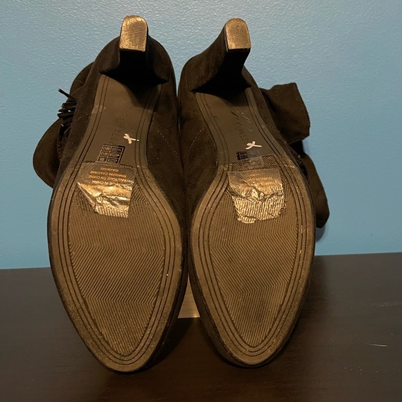 Express black suede booties, US10 - Picture 4 of 4